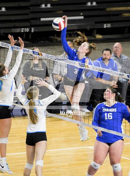 Thumbnail 3 in Valley Christian vs Snowflake (AIA 3A Final) photogallery.