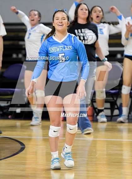 Thumbnail 3 in Valley Christian vs Snowflake (AIA 3A Final) photogallery.