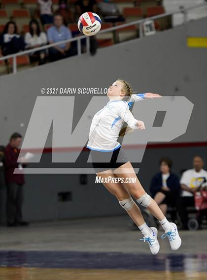 Thumbnail 3 in Valley Christian vs Snowflake (AIA 3A Final) photogallery.