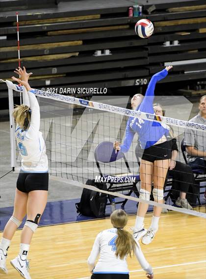 Thumbnail 1 in Valley Christian vs Snowflake (AIA 3A Final) photogallery.