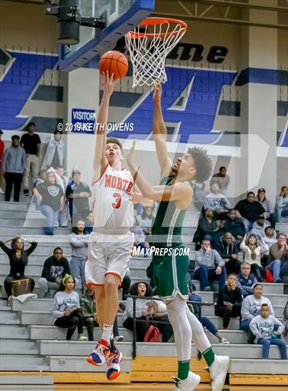 Thumbnail 2 in Newman Smith vs. McKinney North (UIL 5A Area Playoff) photogallery.