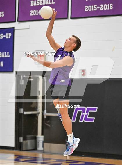Thumbnail 3 in Northwest Christian vs. North Valley Christian Academy photogallery.