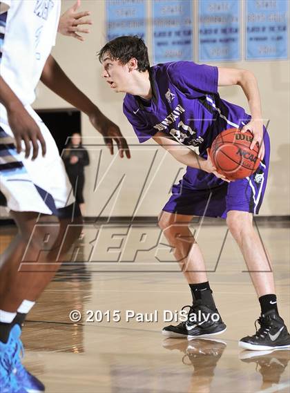 Thumbnail 1 in Valor Christian vs. Mountain View (CHSAA 4A 1st Round) photogallery.