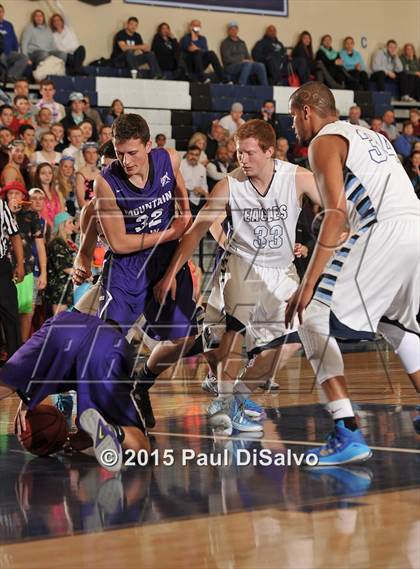 Thumbnail 2 in Valor Christian vs. Mountain View (CHSAA 4A 1st Round) photogallery.