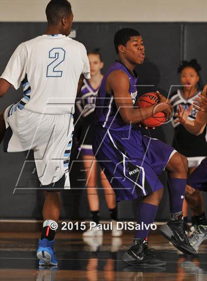 Thumbnail 2 in Valor Christian vs. Mountain View (CHSAA 4A 1st Round) photogallery.