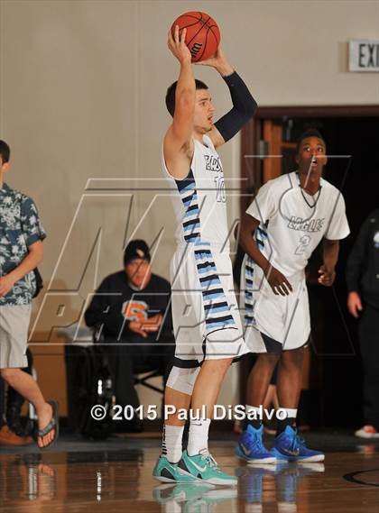 Thumbnail 2 in Valor Christian vs. Mountain View (CHSAA 4A 1st Round) photogallery.