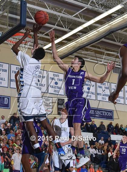Thumbnail 1 in Valor Christian vs. Mountain View (CHSAA 4A 1st Round) photogallery.