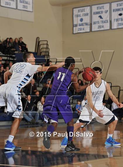 Thumbnail 2 in Valor Christian vs. Mountain View (CHSAA 4A 1st Round) photogallery.