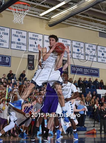 Thumbnail 3 in Valor Christian vs. Mountain View (CHSAA 4A 1st Round) photogallery.