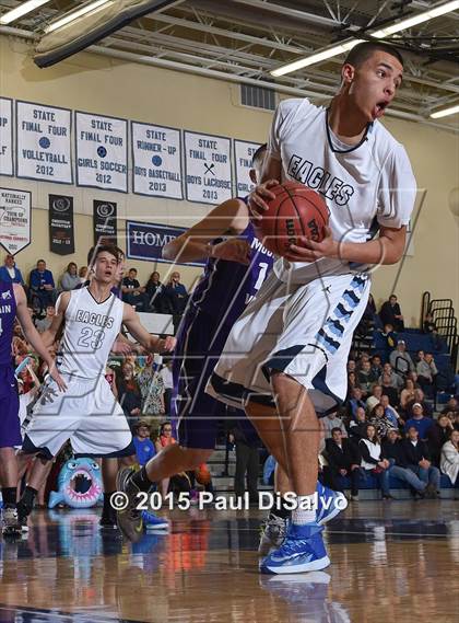 Thumbnail 2 in Valor Christian vs. Mountain View (CHSAA 4A 1st Round) photogallery.
