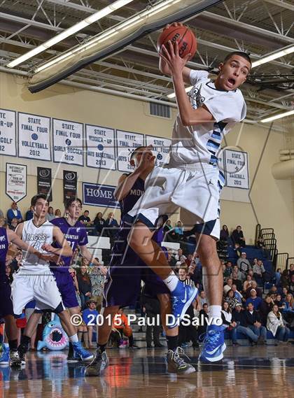 Thumbnail 1 in Valor Christian vs. Mountain View (CHSAA 4A 1st Round) photogallery.