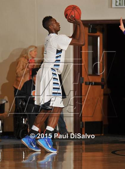 Thumbnail 2 in Valor Christian vs. Mountain View (CHSAA 4A 1st Round) photogallery.