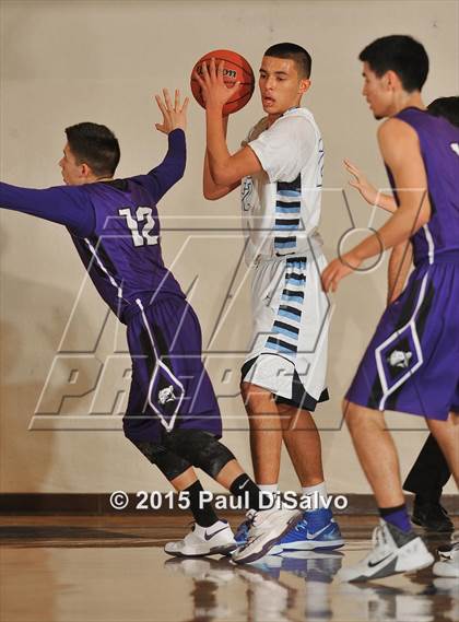 Thumbnail 3 in Valor Christian vs. Mountain View (CHSAA 4A 1st Round) photogallery.