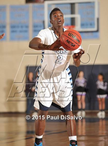 Thumbnail 3 in Valor Christian vs. Mountain View (CHSAA 4A 1st Round) photogallery.