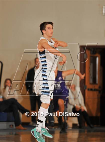 Thumbnail 2 in Valor Christian vs. Mountain View (CHSAA 4A 1st Round) photogallery.