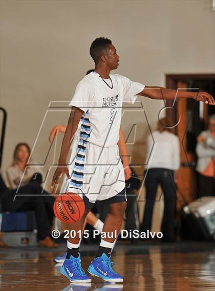 Thumbnail 2 in Valor Christian vs. Mountain View (CHSAA 4A 1st Round) photogallery.