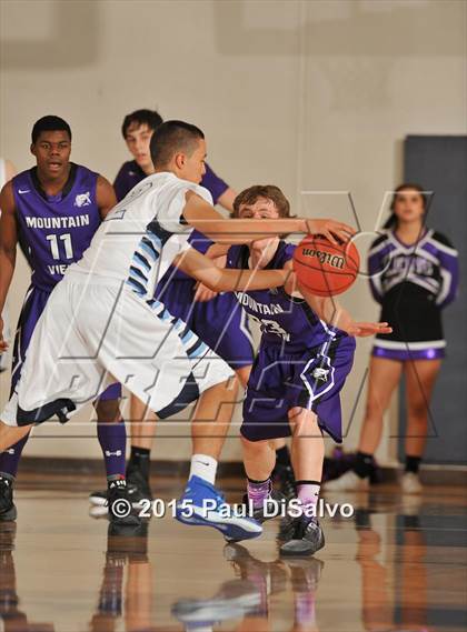 Thumbnail 3 in Valor Christian vs. Mountain View (CHSAA 4A 1st Round) photogallery.