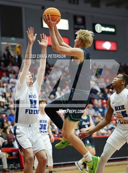 Thumbnail 3 in Dixie vs. Ridgeline (UHSAA 4A Semifinal Playoff) photogallery.