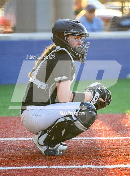Thumbnail 3 in Mumford vs Giddings photogallery.