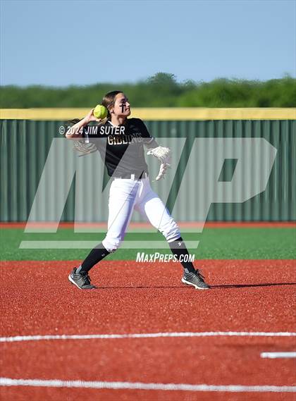 Thumbnail 3 in Mumford vs Giddings photogallery.