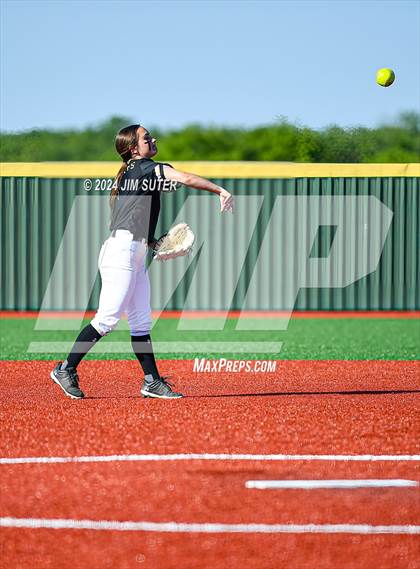 Thumbnail 2 in Mumford vs Giddings photogallery.