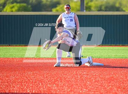 Thumbnail 3 in Mumford vs Giddings photogallery.