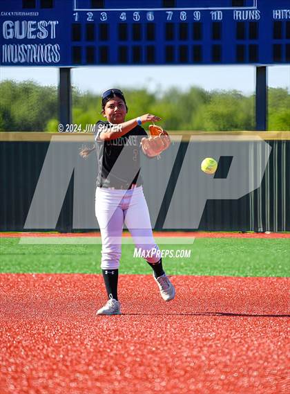 Thumbnail 2 in Mumford vs Giddings photogallery.