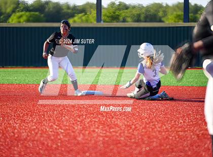Thumbnail 2 in Mumford vs Giddings photogallery.