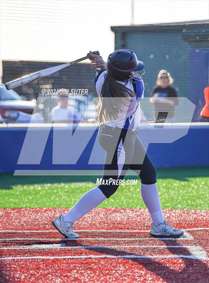 Thumbnail 3 in Mumford vs Giddings photogallery.