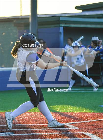 Thumbnail 3 in Mumford vs Giddings photogallery.