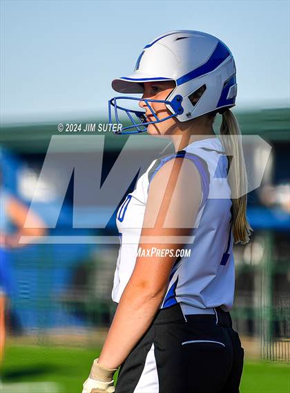 Thumbnail 1 in Mumford vs Giddings photogallery.
