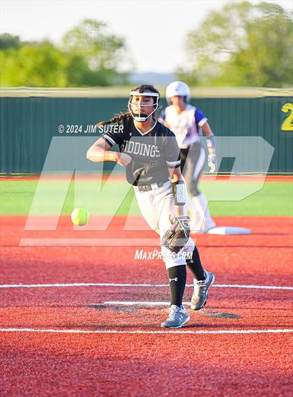Thumbnail 2 in Mumford vs Giddings photogallery.