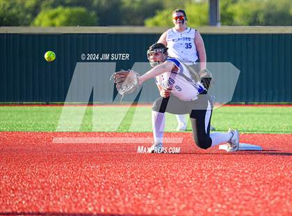 Thumbnail 2 in Mumford vs Giddings photogallery.