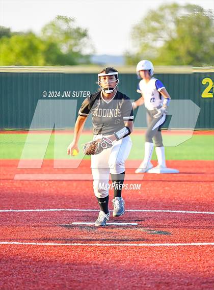 Thumbnail 3 in Mumford vs Giddings photogallery.