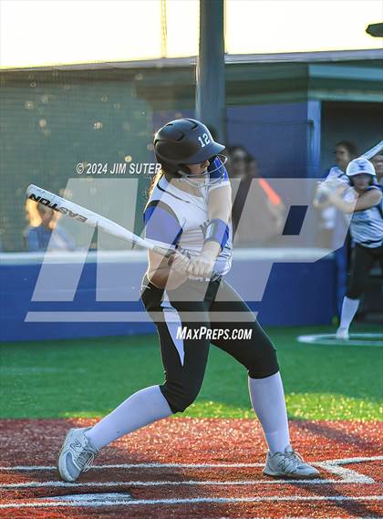 Thumbnail 2 in Mumford vs Giddings photogallery.