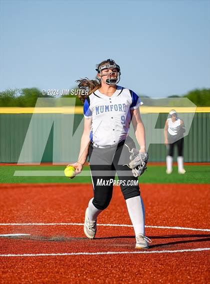 Thumbnail 2 in Mumford vs Giddings photogallery.