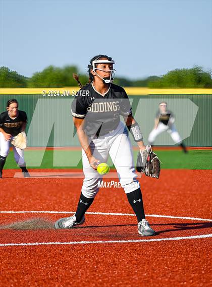 Thumbnail 3 in Mumford vs Giddings photogallery.