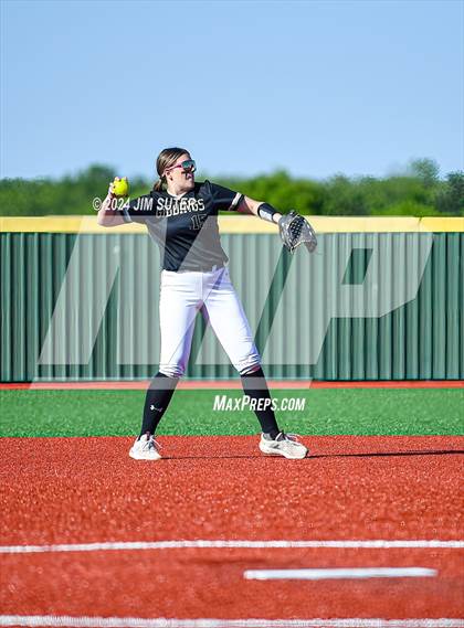 Thumbnail 3 in Mumford vs Giddings photogallery.