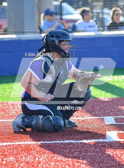 Thumbnail 3 in Mumford vs Giddings photogallery.