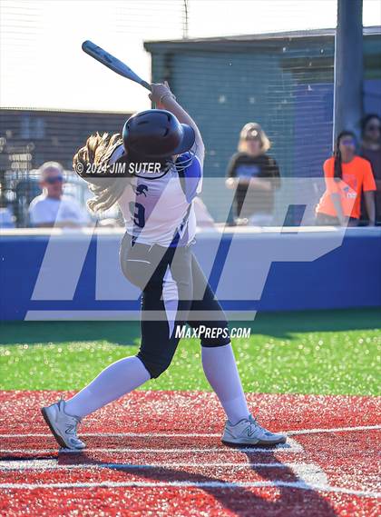 Thumbnail 2 in Mumford vs Giddings photogallery.