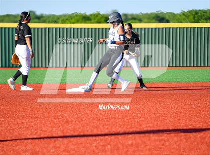 Thumbnail 3 in Mumford vs Giddings photogallery.