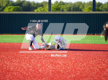 Thumbnail 2 in Mumford vs Giddings photogallery.
