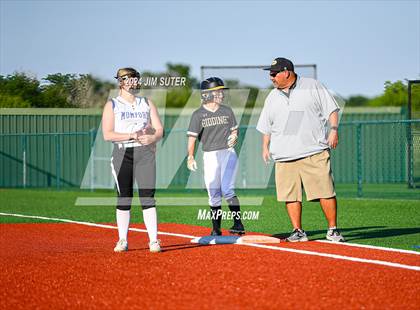Thumbnail 3 in Mumford vs Giddings photogallery.