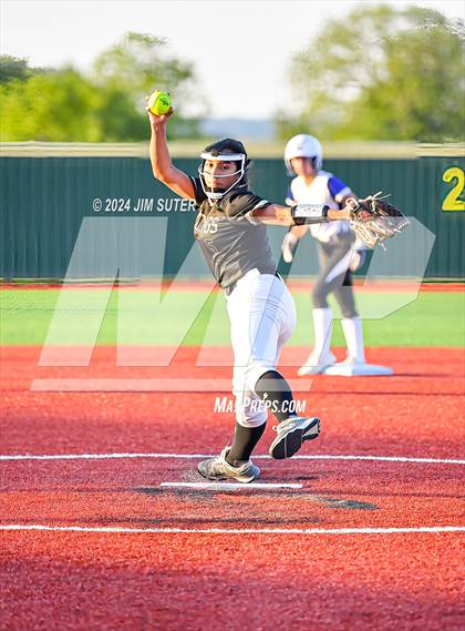 Thumbnail 2 in Mumford vs Giddings photogallery.