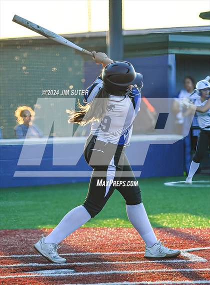 Thumbnail 2 in Mumford vs Giddings photogallery.