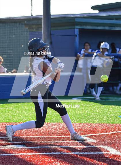 Thumbnail 2 in Mumford vs Giddings photogallery.