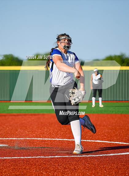 Thumbnail 3 in Mumford vs Giddings photogallery.