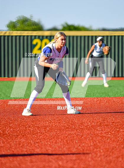 Thumbnail 3 in Mumford vs Giddings photogallery.