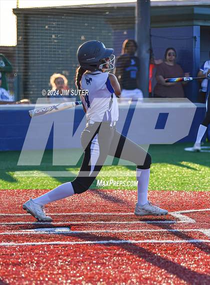 Thumbnail 2 in Mumford vs Giddings photogallery.