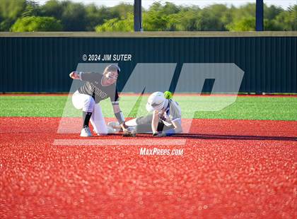 Thumbnail 3 in Mumford vs Giddings photogallery.
